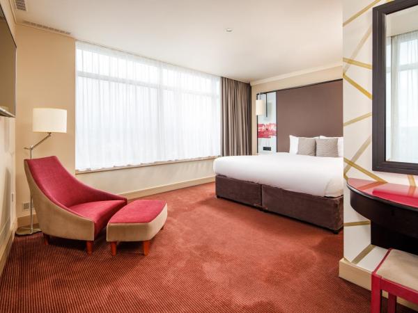 Mercure Cardiff Holland House Hotel & Spa : photo 1 de la chambre suite de luxe avec vue sur la ville