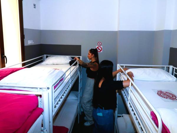 Madrid Downtown Hostel : photo 2 de la chambre lit superposé dans dortoir pour femmes