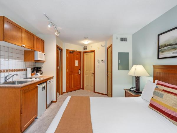 Cascade Lodge : photo 3 de la chambre chambre lit queen-size - vue sur jardin