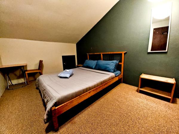 The Cottage Stay - self check-in : photo 2 de la chambre chambre double standard avec salle de bains commune