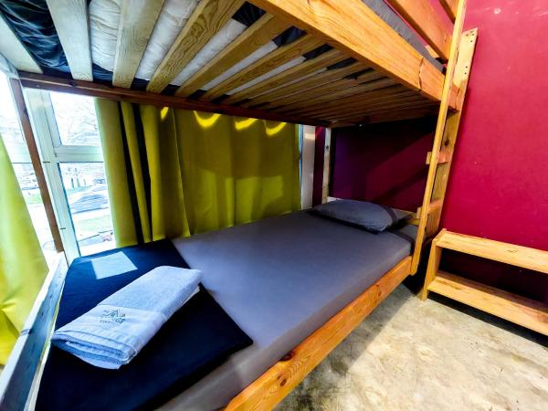 The Cottage Stay - self check-in : photo 3 de la chambre chambre quadruple Économique avec salle de bains commune