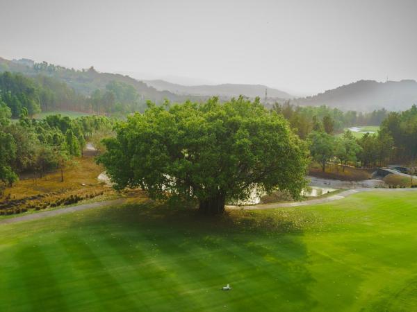 Oxford Golf Resort : photo 3 de la chambre 1 bedroom, and living room with golf view 713 sqft, 1 x ensuite at iconic