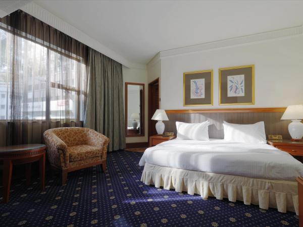 The Jesselton Hotel : photo 2 de la chambre chambre lit king-size de luxe