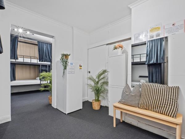 Sydney Pod Hotel - Potts Point : photo 3 de la chambre female only podroom - 6 people bedroom