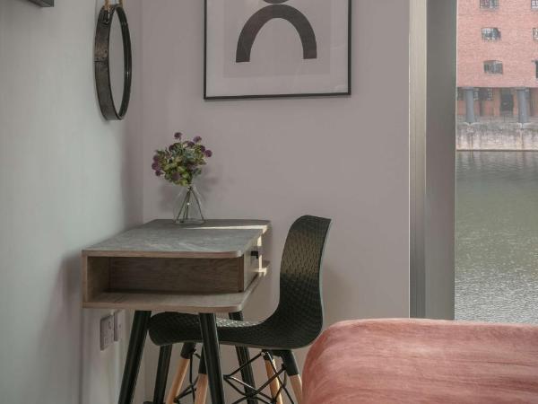 Dockside Aparthotel, Best Western Signature Collection : photo 3 de la chambre one-bedroom apartment with one double bed and sofa bed - walk-in shower/non-smoking