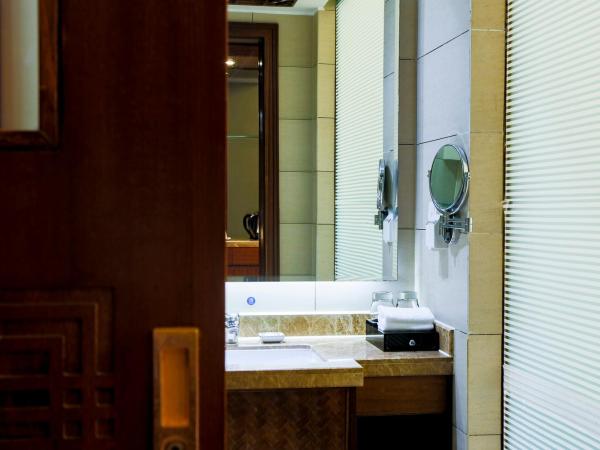 Luhuitou State Guesthouse & Resort : photo 6 de la chambre chambre lits jumeaux deluxe avec vue sur le jardin