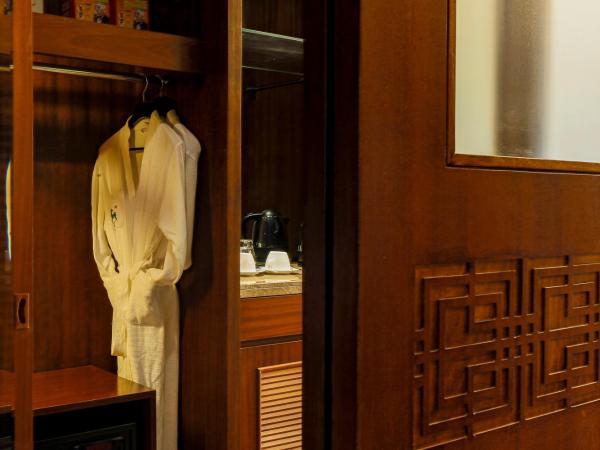 Luhuitou State Guesthouse & Resort : photo 3 de la chambre chambre lit king-size deluxe - vue sur jardin