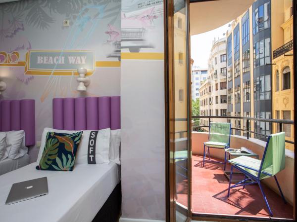 Casual Vintage Valencia : photo 1 de la chambre chambre lits jumeaux avec balcon