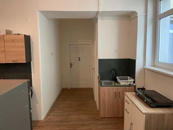 Black Style ROOMS Moravske namesti : photo 5 de la chambre chambre familiale avec balcon