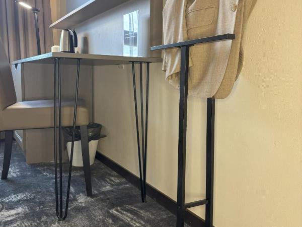 Hôtel Le Valois, Cognac Centre : photo 6 de la chambre chambre triple confort