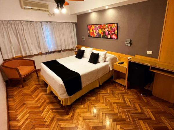 Sarmiento Palace Hotel : photo 8 de la chambre chambre double supérieure avec baignoire spa