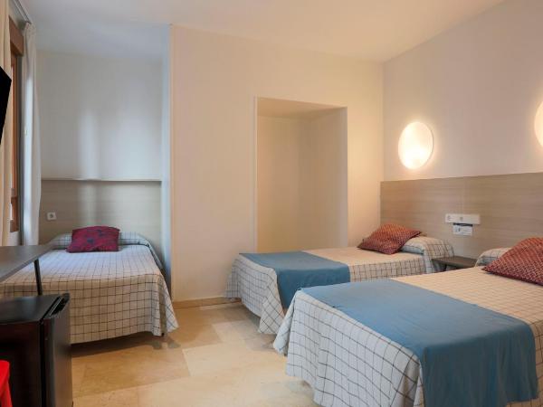 Hostal Castilla II Puerta del Sol : photo 2 de la chambre chambre triple