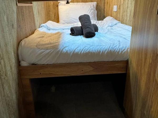 Capsule Room in Business Bay Near Downtown : photo 1 de la chambre chambre double