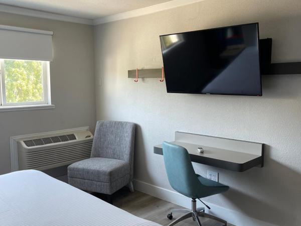 The Midtowner Hotel, SureStay Collection by Best Western : photo 4 de la chambre suite lit king-size – non-fumeurs