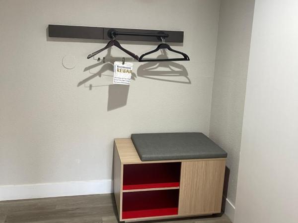 The Midtowner Hotel, SureStay Collection by Best Western : photo 6 de la chambre suite lit king-size – non-fumeurs