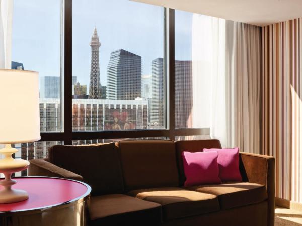 Flamingo Las Vegas Hotel & Casino : photo 2 de la chambre hébergement lit king-size premium go