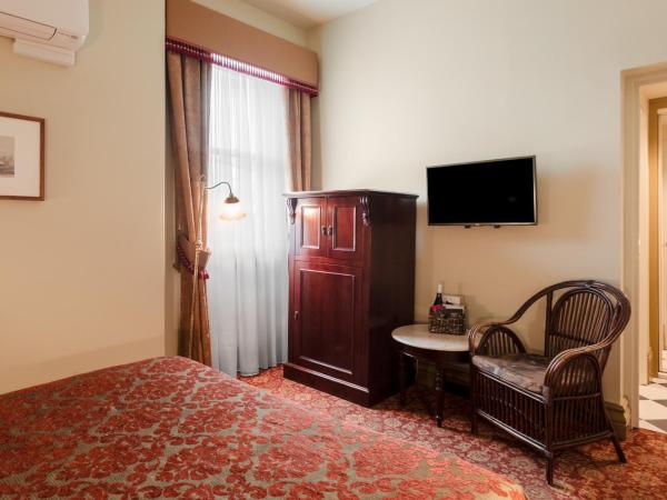 Hadley's Orient Hotel : photo 5 de la chambre superior room + book parking for only $5