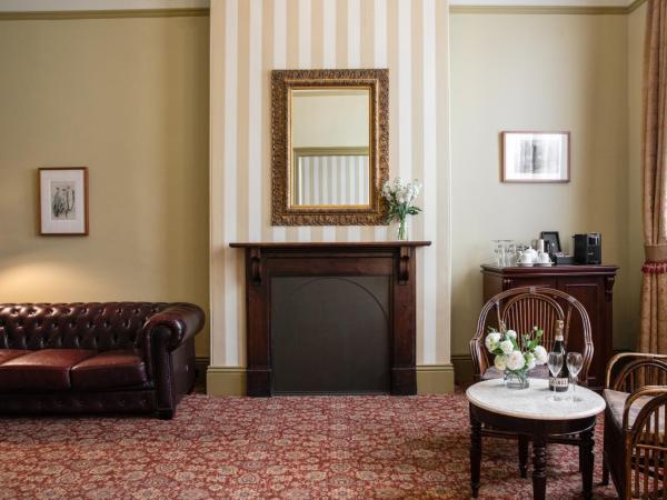 Hadley's Orient Hotel : photo 6 de la chambre victorian suite + book parking for only $5