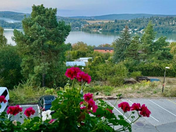 Penzion Kozí Horka u Brněnské přehrady : photo 3 de la chambre chambre familiale avec balcon