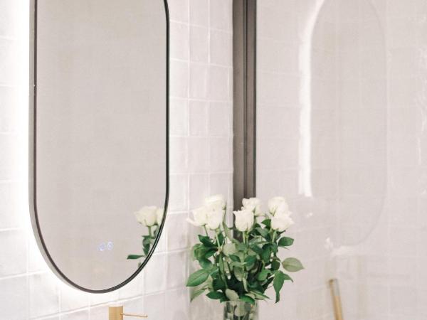 La Demeure de la Cité by Jean Bacou : photo 2 de la chambre suite deluxe