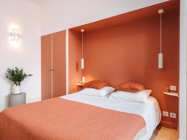 La Demeure de la Cité by Jean Bacou : photo 9 de la chambre chambre double avec salle de bains privative