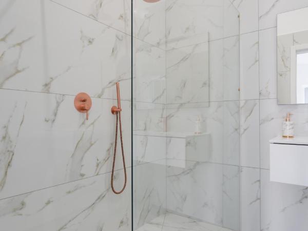 Golden Suites by Dimorra : photo 4 de la chambre chambre quadruple confort