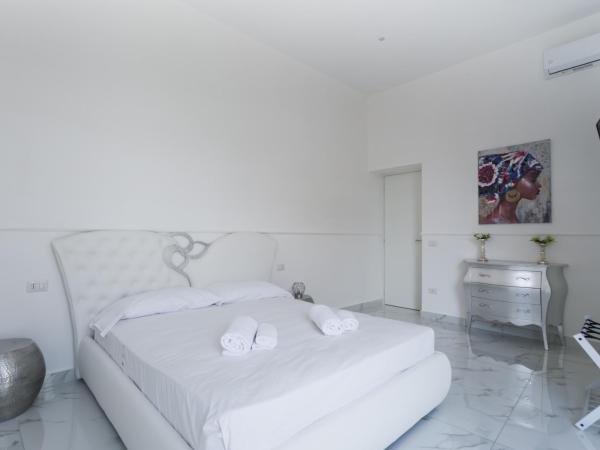 Golden Suites by Dimorra : photo 8 de la chambre chambre double avec salle de bains privative