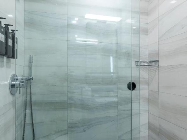 Broadway Plaza Hotel : photo 6 de la chambre suite gotham jr. lit king-size - terrasse