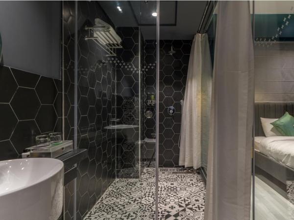 Hotel B plus L : photo 8 de la chambre suite - vue sur jardin