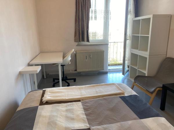 Fly City House Koekelberg : photo 3 de la chambre chambre double deluxe avec balcon