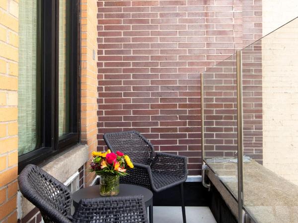 Broadway Plaza Hotel : photo 7 de la chambre hébergement 2 lits doubles deluxe avec terrasse