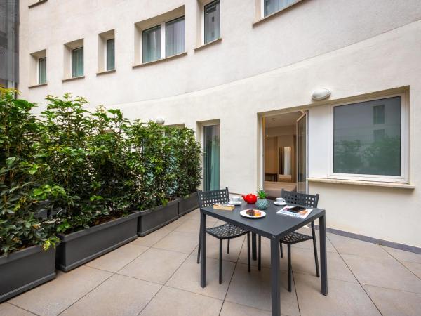 IH Hotels Milano Centrale : photo 8 de la chambre chambre double standard