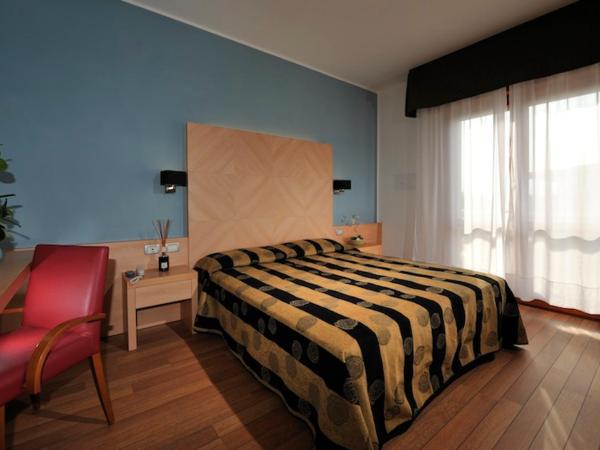 Hotel Eden : photo 1 de la chambre chambre familiale