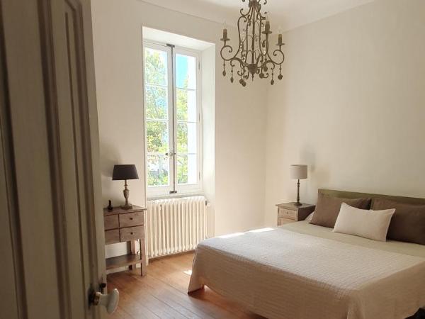 Maison d'hôtes La Bastide de Patou : photo 2 de la chambre chambre familiale supérieure