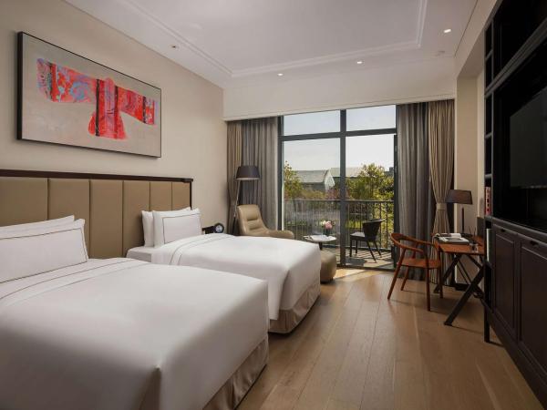 Doubletree By Hilton Shanghai Hongqiao : photo 2 de la chambre chambre lits jumeaux de luxe avec terrasse