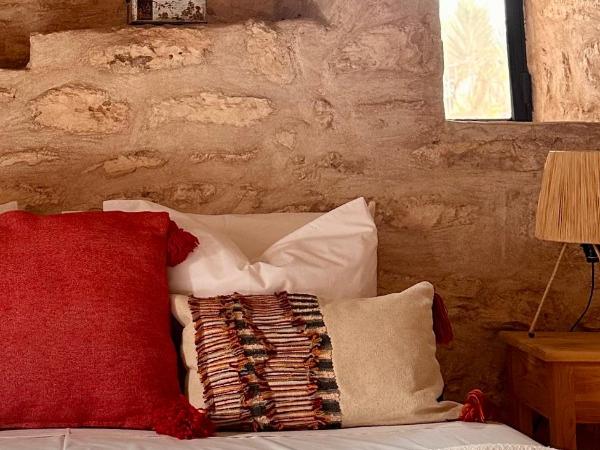 Atlantis 12, Maison d'hôtes et d'art : photo 3 de la chambre chambre deluxe (2 adultes + 1 enfant)