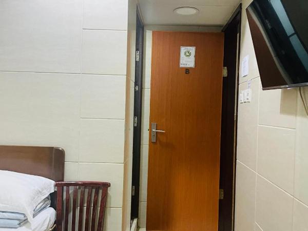 Johnson Hostel : photo 5 de la chambre chambre familiale avec douche 