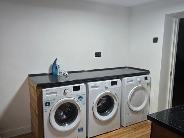 Rainsough Cottage Guest House - Sleeps upto 8 with ensuite - Free Parking & WiFi : photo 9 de la chambre appartement - rez-de-chaussée