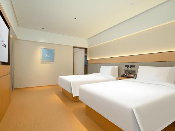 Yizhi Hotel - Guangzhou Taikoo Hui Plaza Shipaiqiao Subway Station Branch -Free shuttle bus for Canton Fair : photo 4 de la chambre chambre lits jumeaux – vue sur ville