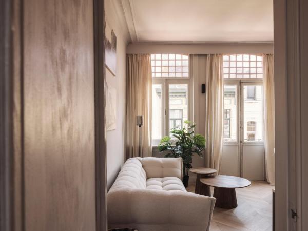 Zurenborg Suites : photo 3 de la chambre chambre double deluxe avec balcon