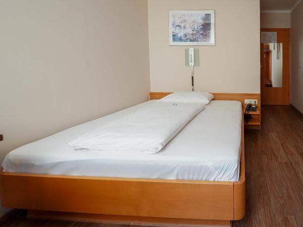 NOVAPARK Flugzeughotel Graz : photo 3 de la chambre chambre simple Économique
