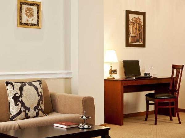 Ava Hotel and Suites : photo 2 de la chambre suite exécutive