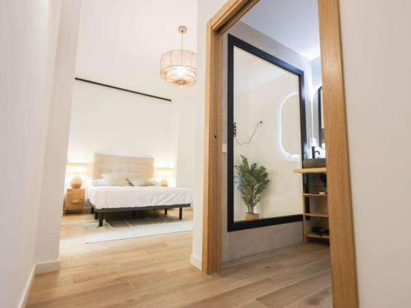 Hostal Roca 26 : photo 4 de la chambre chambre double avec patio