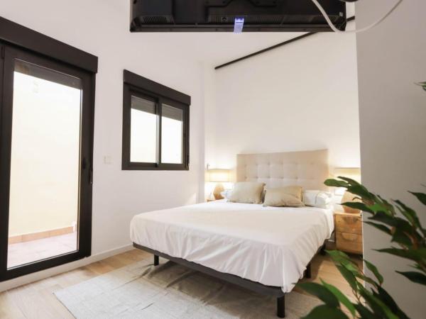 Hostal Roca 26 : photo 5 de la chambre chambre double avec patio