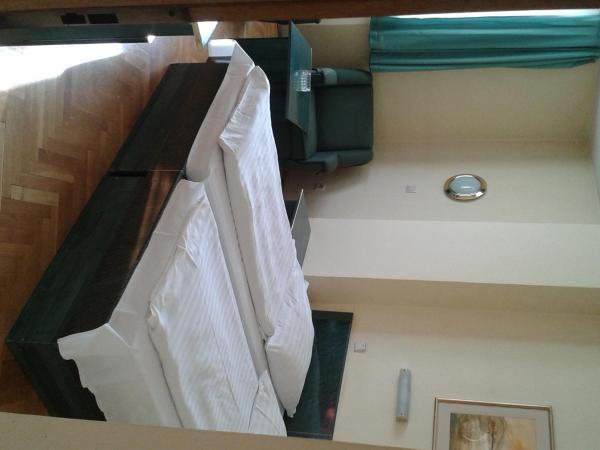 Hotel Bara Budapest : photo 6 de la chambre chambre triple avec douche