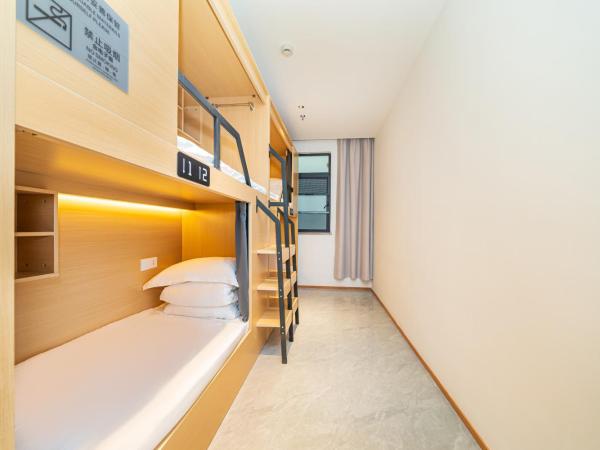 Denpa Inn - Shanghai Hongqiao Jinhui Road Branch : photo 3 de la chambre lit dans dortoir pour hommes de 4 lits avec salle de bains commune