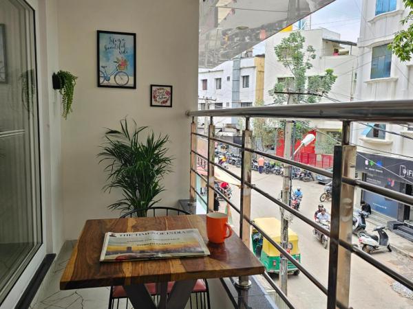 The Urban Nest : photo 3 de la chambre suite lit king-size avec balcon