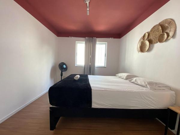 Pousada Santiago Morumbi : photo 3 de la chambre chambre quadruple avec salle de bains