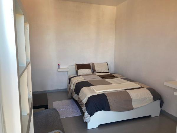 Fly City House Koekelberg : photo 10 de la chambre chambre double deluxe avec balcon