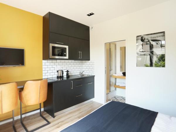 YAYS Paris Zola by Numa : photo 9 de la chambre medium studio with kitchen and balcony